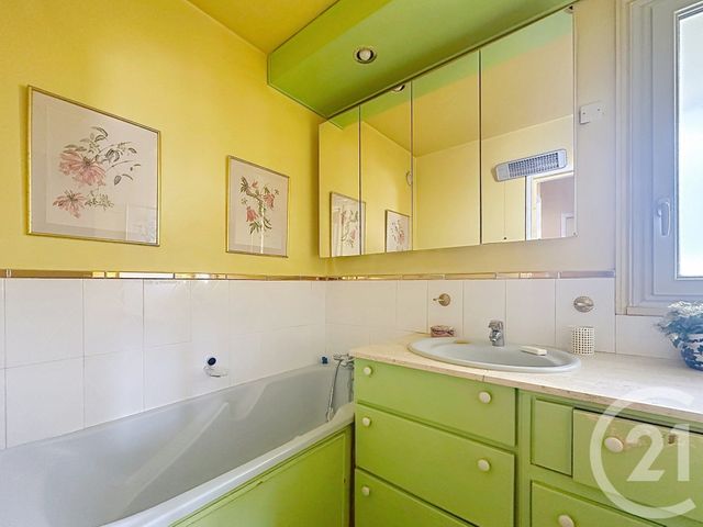 Appartement F3 à vendre - 3 pièces - 65.63 m2 - THIAIS - 94 - ILE-DE-FRANCE - Century 21 A.A.R.S. Immo