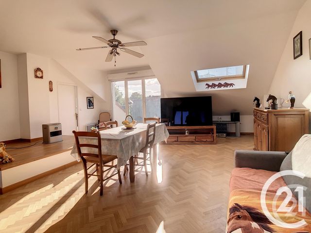 Afficher la photo en grand Appartement F3 à vendre - 3 pièces - 61.0 m2 - THIAIS - 94 - ILE-DE-FRANCE - Century 21 A.A.R.S. Immo