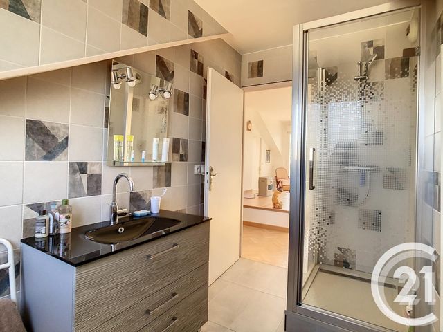 Afficher la photo en grand Appartement F3 à vendre - 3 pièces - 61.0 m2 - THIAIS - 94 - ILE-DE-FRANCE - Century 21 A.A.R.S. Immo