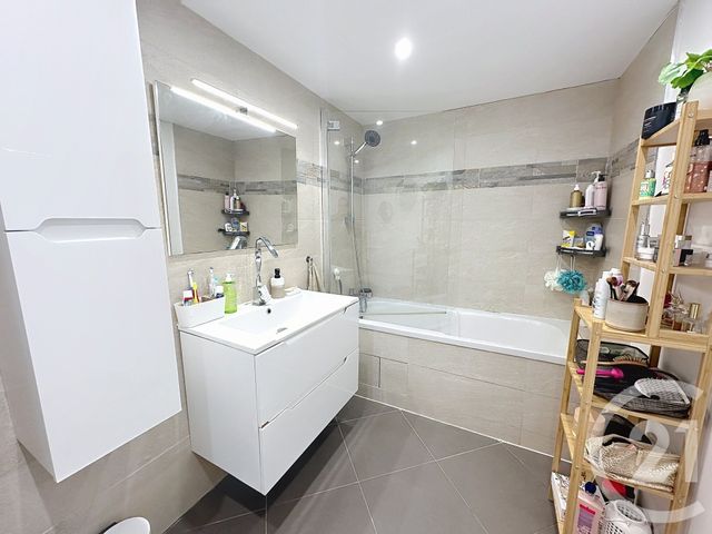 Appartement F4 à vendre - 4 pièces - 84.42 m2 - THIAIS - 94 - ILE-DE-FRANCE - Century 21 A.A.R.S. Immo