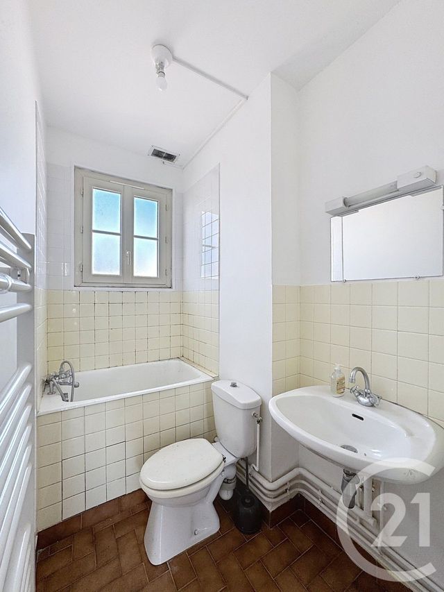 Appartement F1 à vendre - 1 pièce - 27.4 m2 - VILLEJUIF - 94 - ILE-DE-FRANCE - Century 21 A.A.R.S. Immo