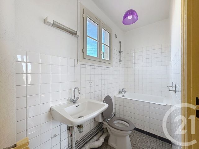 Appartement F2 à vendre - 2 pièces - 26.7 m2 - VILLEJUIF - 94 - ILE-DE-FRANCE - Century 21 A.A.R.S. Immo