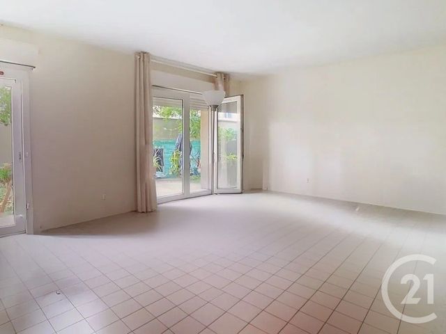 Appartement F2 à vendre - 2 pièces - 43.81 m2 - CHOISY LE ROI - 94 - ILE-DE-FRANCE - Century 21 A.A.R.S. Immo