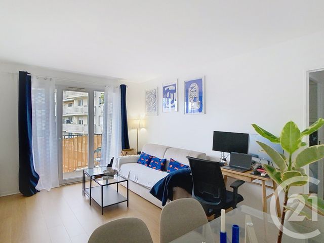 Afficher la photo en grand Appartement F2 à vendre - 2 pièces - 45.8 m2 - THIAIS - 94 - ILE-DE-FRANCE - Century 21 A.A.R.S. Immo