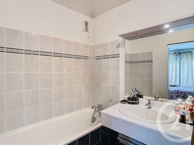 Afficher la photo en grand Appartement F2 à vendre - 2 pièces - 45.8 m2 - THIAIS - 94 - ILE-DE-FRANCE - Century 21 A.A.R.S. Immo