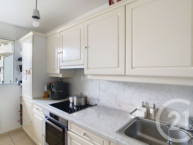 Afficher la photo en grand Appartement F2 à vendre - 2 pièces - 45.8 m2 - THIAIS - 94 - ILE-DE-FRANCE - Century 21 A.A.R.S. Immo