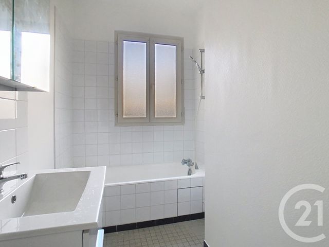 Appartement F2 à louer - 2 pièces - 47.23 m2 - VILLEJUIF - 94 - ILE-DE-FRANCE - Century 21 A.A.R.S. Immo