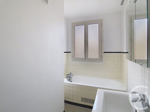 Appartement F2 à louer - 2 pièces - 47.61 m2 - VILLEJUIF - 94 - ILE-DE-FRANCE - Century 21 A.A.R.S. Immo