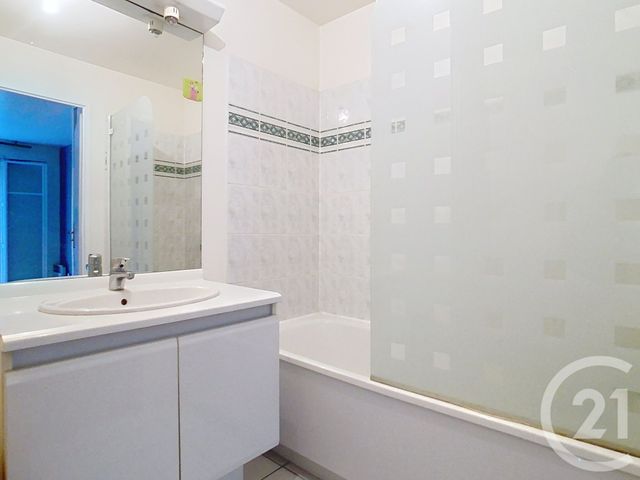 Appartement à vendre - 2 pièces - 41.4 m2 - THIAIS - 94 - ILE-DE-FRANCE - Century 21 A.A.R.S. Immo