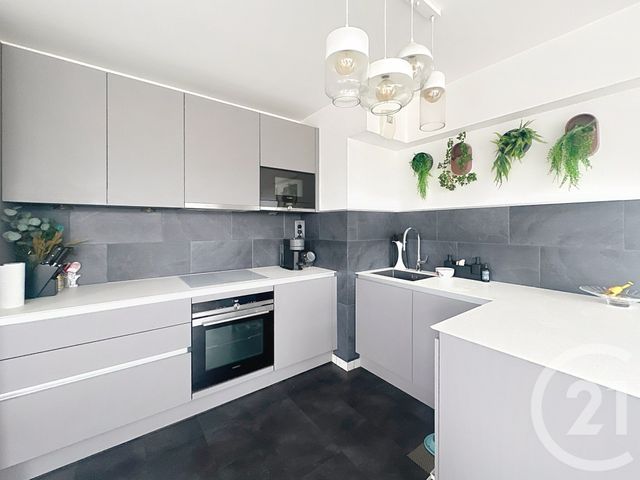 Appartement Duplex à vendre - 5 pièces - 98.18 m2 - VILLENEUVE LE ROI - 94 - ILE-DE-FRANCE - Century 21 A.A.R.S. Immo