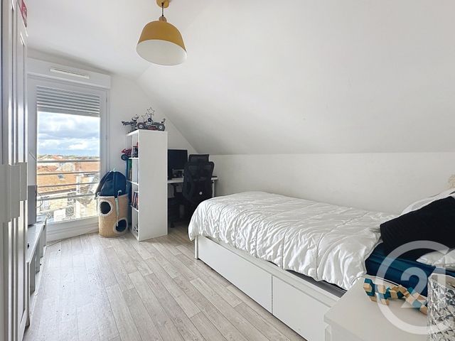 Appartement Duplex à vendre - 5 pièces - 98.18 m2 - VILLENEUVE LE ROI - 94 - ILE-DE-FRANCE - Century 21 A.A.R.S. Immo