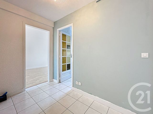 Appartement F3 à vendre - 3 pièces - 61.81 m2 - VILLENEUVE LE ROI - 94 - ILE-DE-FRANCE - Century 21 A.A.R.S. Immo