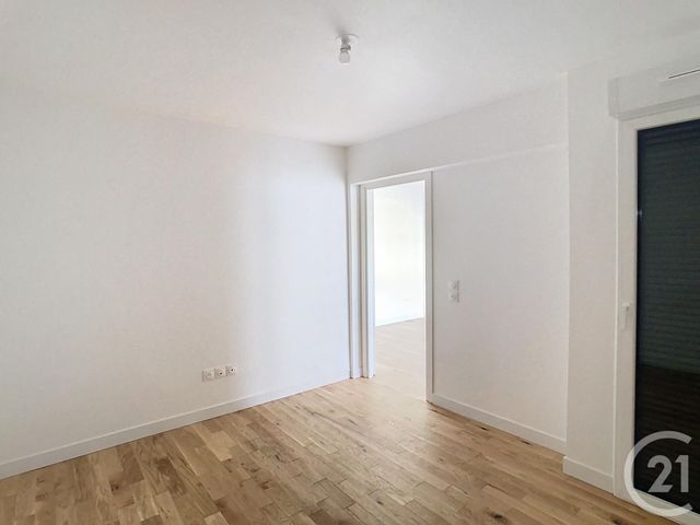 Appartement F2 à louer - 2 pièces - 40.9 m2 - THIAIS - 94 - ILE-DE-FRANCE - Century 21 A.A.R.S. Immo