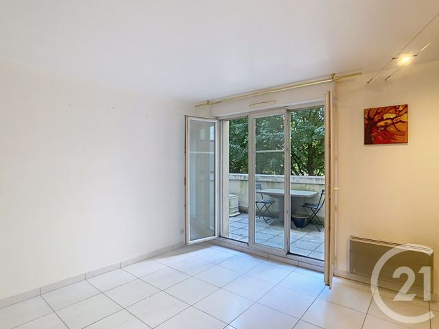 Appartement à vendre - 2 pièces - 41.4 m2 - THIAIS - 94 - ILE-DE-FRANCE - Century 21 A.A.R.S. Immo