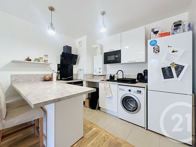 Appartement F2 à louer - 2 pièces - 42.9 m2 - THIAIS - 94 - ILE-DE-FRANCE - Century 21 A.A.R.S. Immo