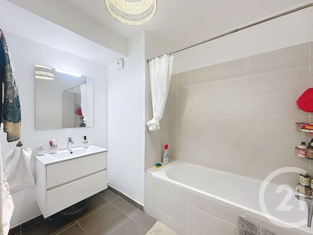 Appartement F2 à louer - 2 pièces - 42.9 m2 - THIAIS - 94 - ILE-DE-FRANCE - Century 21 A.A.R.S. Immo