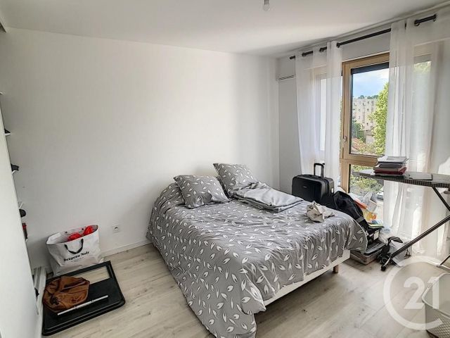 Appartement F2 à louer - 2 pièces - 43.0 m2 - THIAIS - 94 - ILE-DE-FRANCE - Century 21 A.A.R.S. Immo