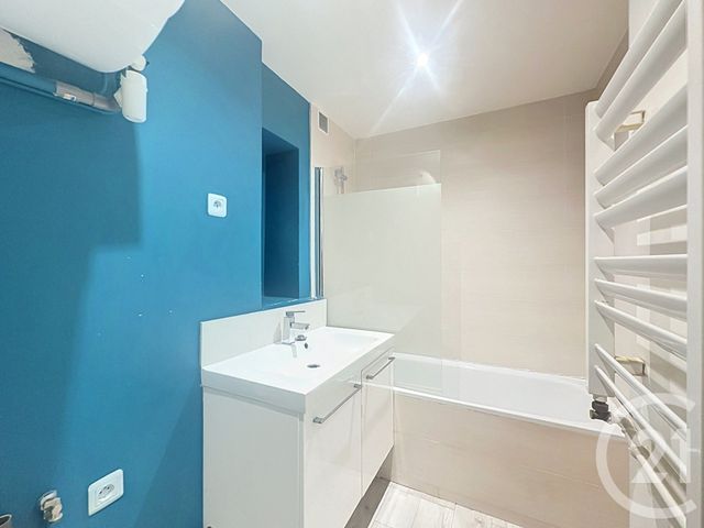 Appartement F3 à louer - 3 pièces - 65.11 m2 - THIAIS - 94 - ILE-DE-FRANCE - Century 21 A.A.R.S. Immo