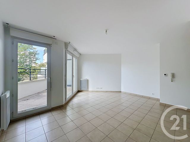 Appartement F2 à louer - 2 pièces - 43.27 m2 - THIAIS - 94 - ILE-DE-FRANCE - Century 21 A.A.R.S. Immo